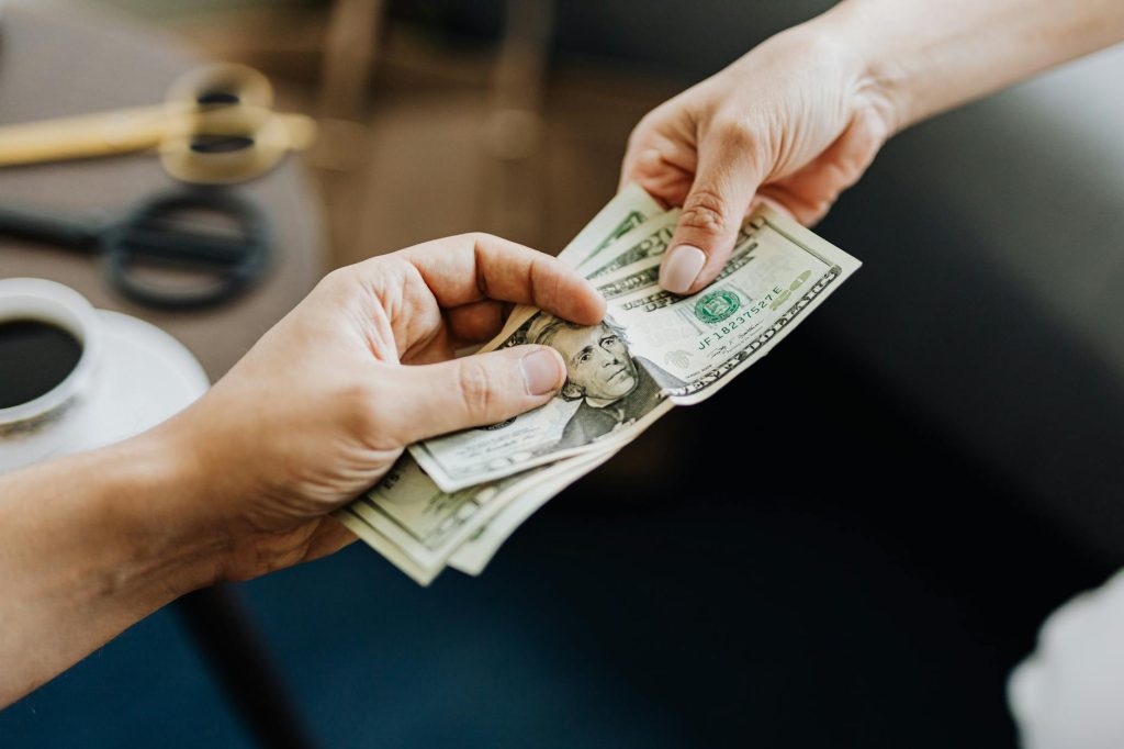 À quelle heure tombe le — notification de virement de salaire bancaire