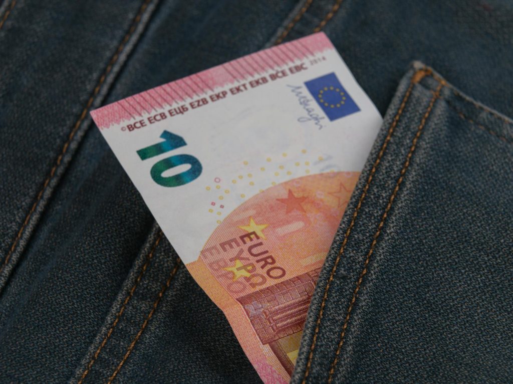 SMIC en Italie existe-t-il vraiment — concept de salaire minimum en Italie