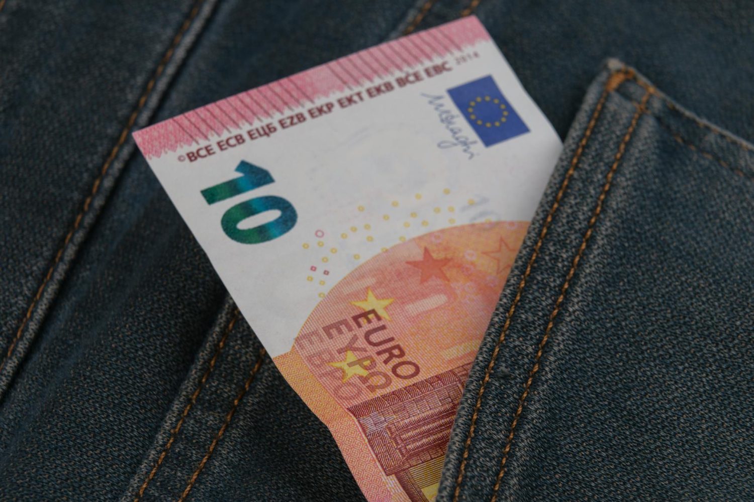 SMIC en Italie : existe-t-il vraiment un salaire minimum de l&rsquo;autre côté des Alpes ?