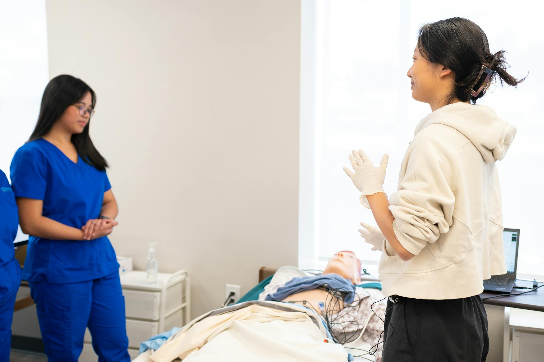 Cadis Formations : positionnement, reconnaissance de l’école et cadre légal — salle de formation médicale étudiants