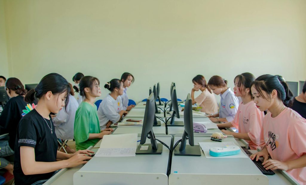 Diplôme d'éducateur spécialisé (DEES) niveau, — salle de classe formation éducative