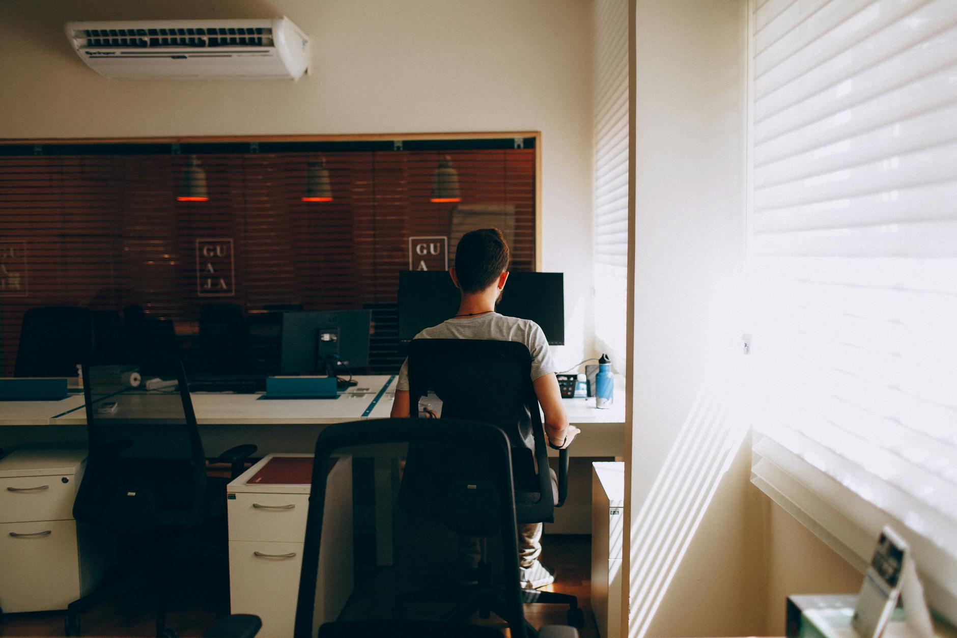 Télétravail en Corée du Sud : ce que permet (et ne permet pas) le visa digital nomad F-1-D — télétravail Corée du Sud bureau