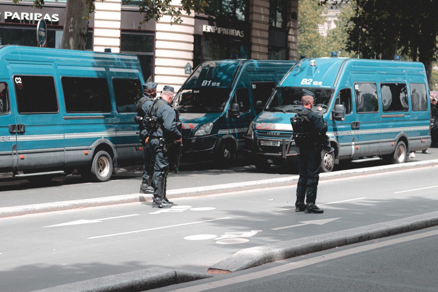 Salaire dans la gendarmerie : grilles par grade, primes et spécialités